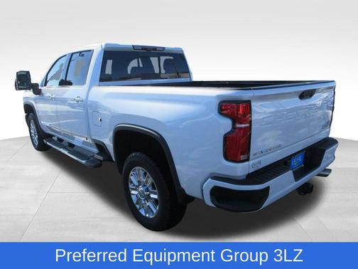 Iridescent Pearl Tricoat 2025 Chevrolet Silverado 2500 High Country
