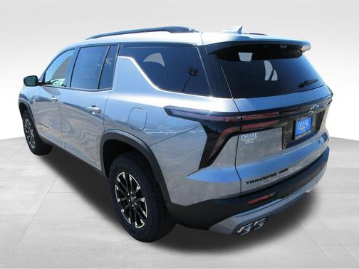 Sterling Gray Metallic 2026 Chevrolet Traverse Z71