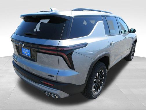 Sterling Gray Metallic 2026 Chevrolet Traverse Z71