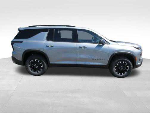Sterling Gray Metallic 2026 Chevrolet Traverse Z71