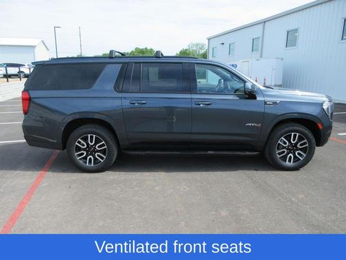 Dark Sky Metallic 2021 GMC Yukon XL AT4