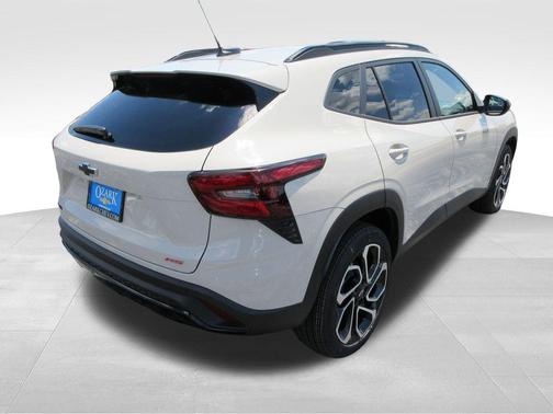 White Sand 2026 Chevrolet Trax 2RS