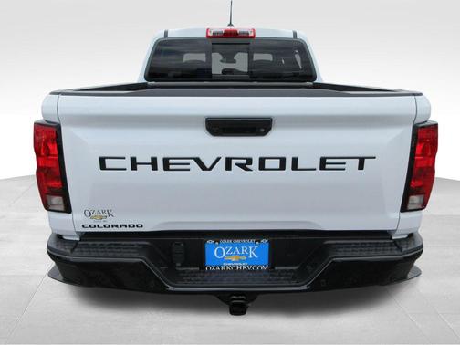 Summit White 2026 Chevrolet Colorado WT