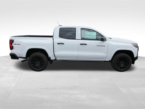 Summit White 2026 Chevrolet Colorado WT