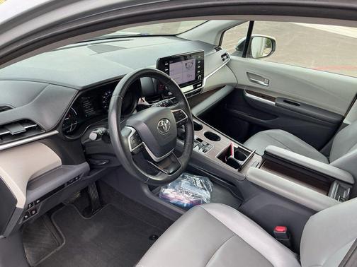 Silver 2021 Toyota Sienna XLE