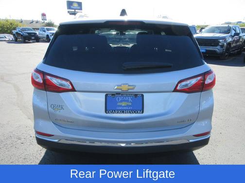 Silver Ice Metallic 2018 Chevrolet Equinox 1LT