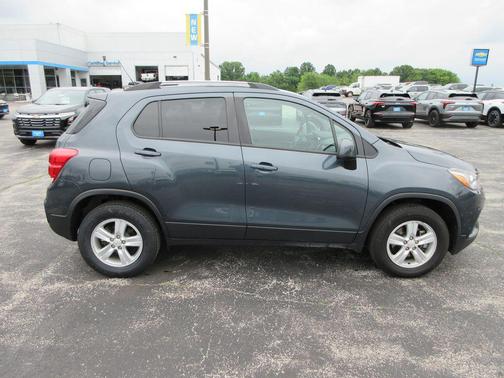 Shadow Gray Metallic 2021 Chevrolet Trax LT