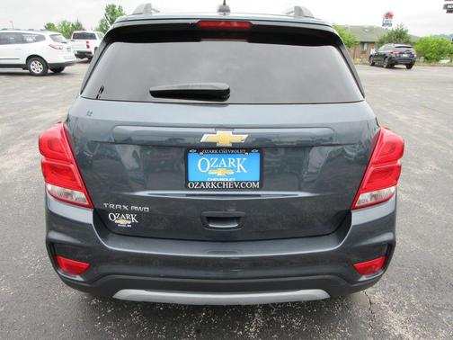 Shadow Gray Metallic 2021 Chevrolet Trax LT