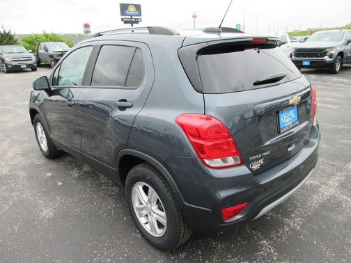Shadow Gray Metallic 2021 Chevrolet Trax LT