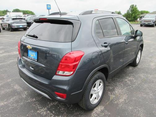 Shadow Gray Metallic 2021 Chevrolet Trax LT