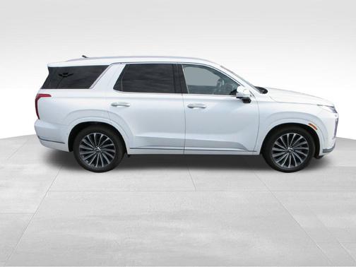 Hyper White 2023 Hyundai PALISADE Calligraphy