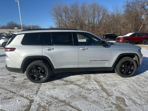 2022 Jeep Grand Cherokee L Altitude