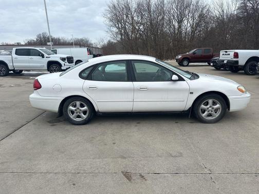 2004 Ford Taurus SES