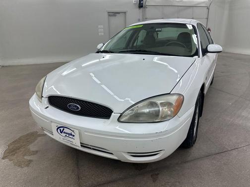 2004 Ford Taurus SES