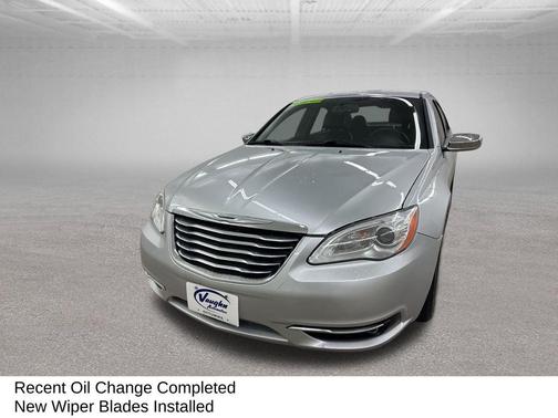 Bright Silver Metallic Clearcoat 2011 Chrysler 200 Limited