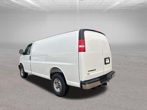 2025 Chevrolet Express 2500 RWD 2500 Regular Wheelbase WT