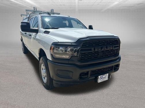 2023 RAM 3500 Tradesman Crew Cab 4x4 8' Box