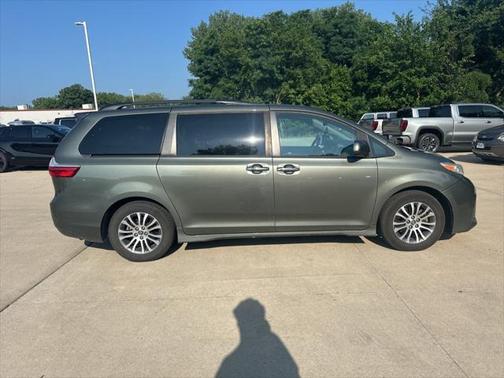 2019 Toyota Sienna Limited Premium