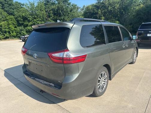 2019 Toyota Sienna Limited Premium