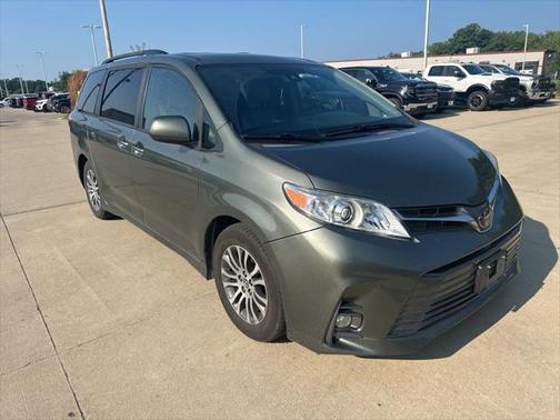 2019 Toyota Sienna Limited Premium