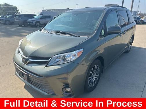 2019 Toyota Sienna Limited Premium