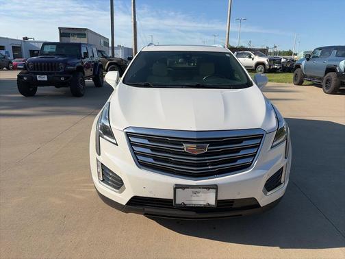 Crystal White Tricoat 2018 Cadillac XT5 Premium Luxury