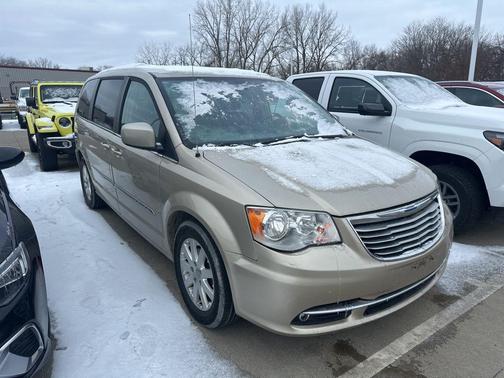 2016 Chrysler Town & Country Touring