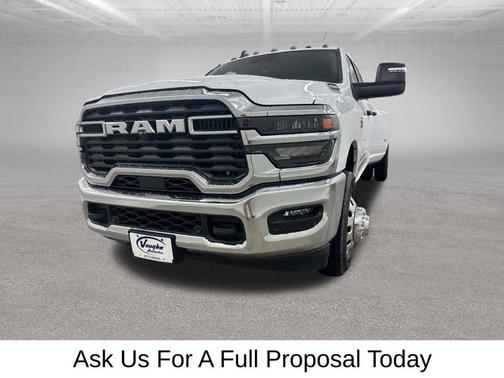Bright White Clearcoat 2026 RAM 3500 Big Horn Crew Cab 4x4 8' Box