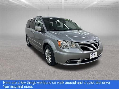 2016 Chrysler Town & Country Touring-L