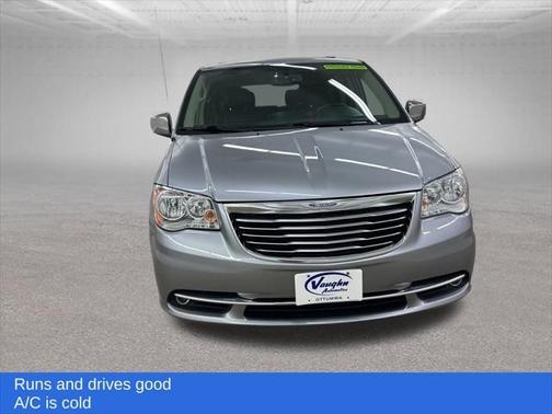 2016 Chrysler Town & Country Touring-L