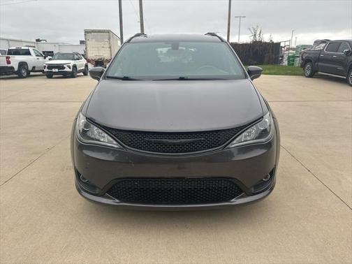 2018 Chrysler Pacifica Touring-L