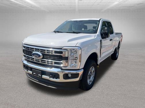 Oxford White 2026 Ford F-250 XLT