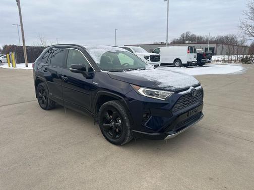 2020 Toyota RAV4 Hybrid SE