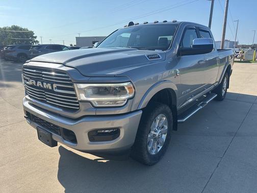 2022 RAM 2500 Laramie Crew Cab 4x4 6'4' Box