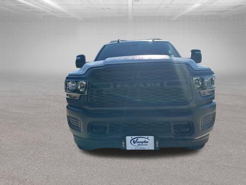2023 RAM 3500 Tradesman Crew Cab 4x4 8' Box