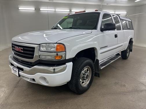 2004 GMC Sierra 2500 SLE H/D Extended Cab