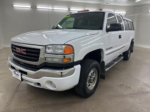 2004 GMC Sierra 2500 SLE H/D Extended Cab