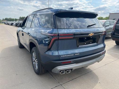 Lakeshore Blue Metallic 2026 Chevrolet Traverse LT
