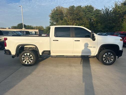 2022 Chevrolet Silverado 2500 Custom