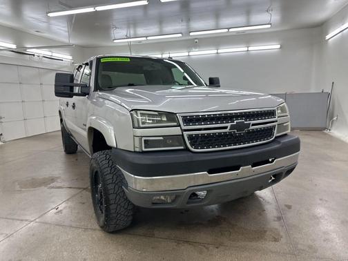 2005 Chevrolet Silverado 2500 LT H/D Crew Cab