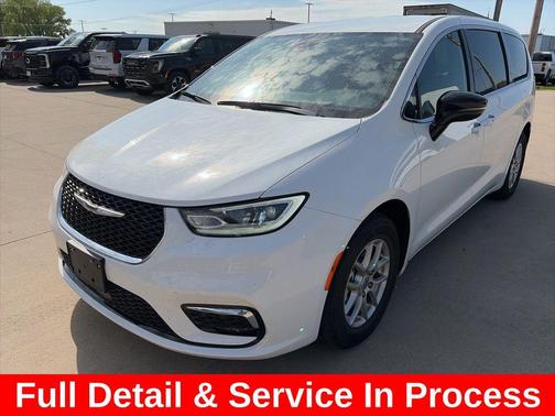 Bright White Clearcoat 2025 Chrysler Pacifica L