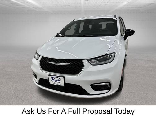 Bright White Clearcoat 2025 Chrysler Pacifica L
