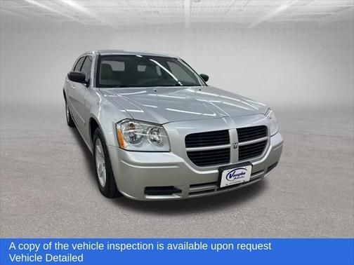 2005 Dodge Magnum SE