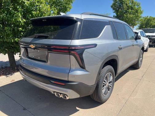 Sterling Gray Metallic 2026 Chevrolet Traverse LT