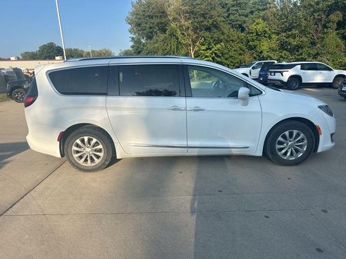 2018 Chrysler Pacifica Touring-L Plus