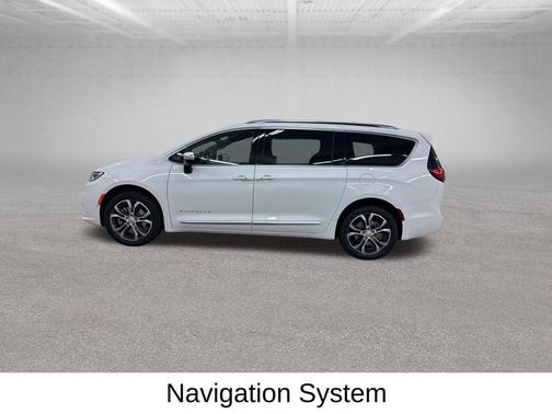 Bright White Clearcoat 2026 Chrysler Pacifica L