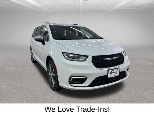 Bright White Clearcoat 2026 Chrysler Pacifica L