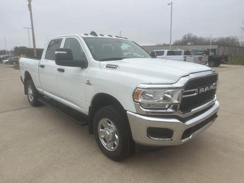 2024 RAM 2500 Tradesman Crew Cab 4x4 6'4' Box