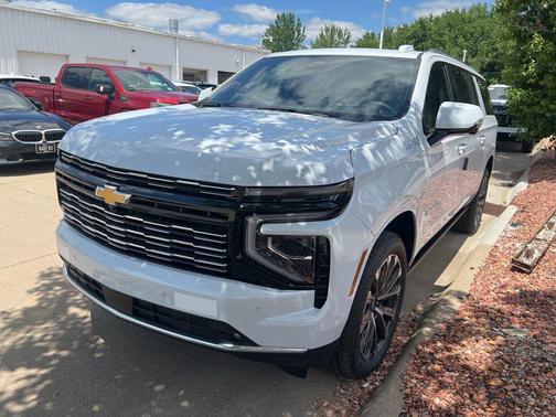 Polar White Tricoat 2026 Chevrolet Suburban High Country, 4WD