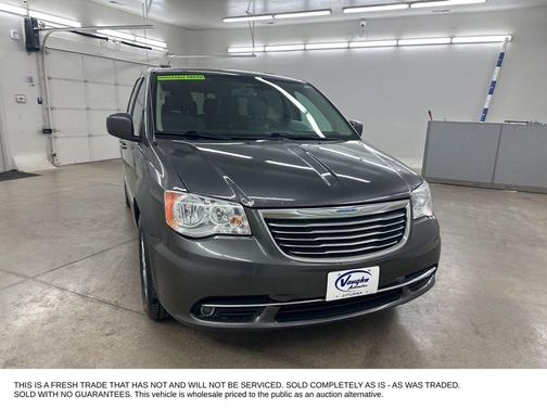 Granite Crystal Metallic Clearcoat 2016 Chrysler Town & Country Touring